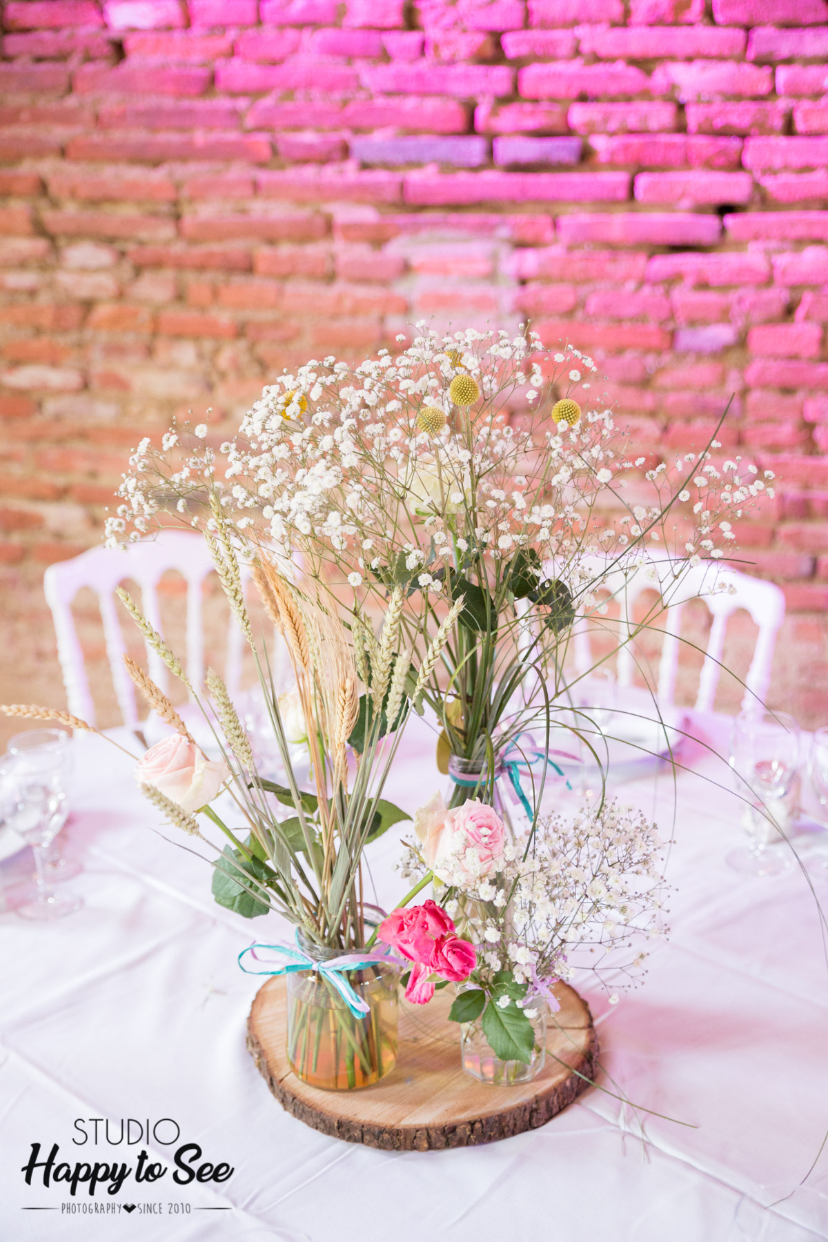 bouquets fleurs champetre centre de table mariage lily et confettis