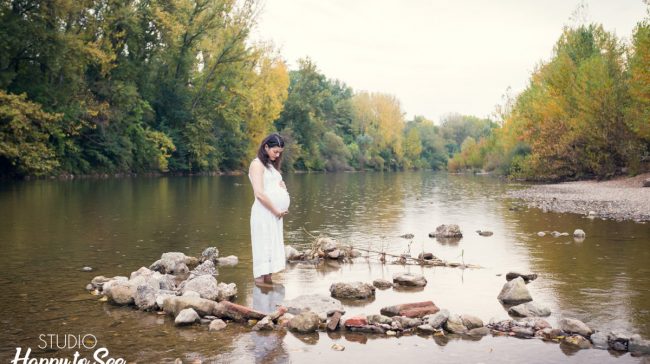 Photographe Toulouse Albi seance grossesse au bord du Tarn