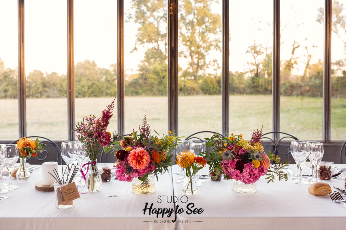 decoration table mariage bouquets de fleurs colorés moulin de nartaud